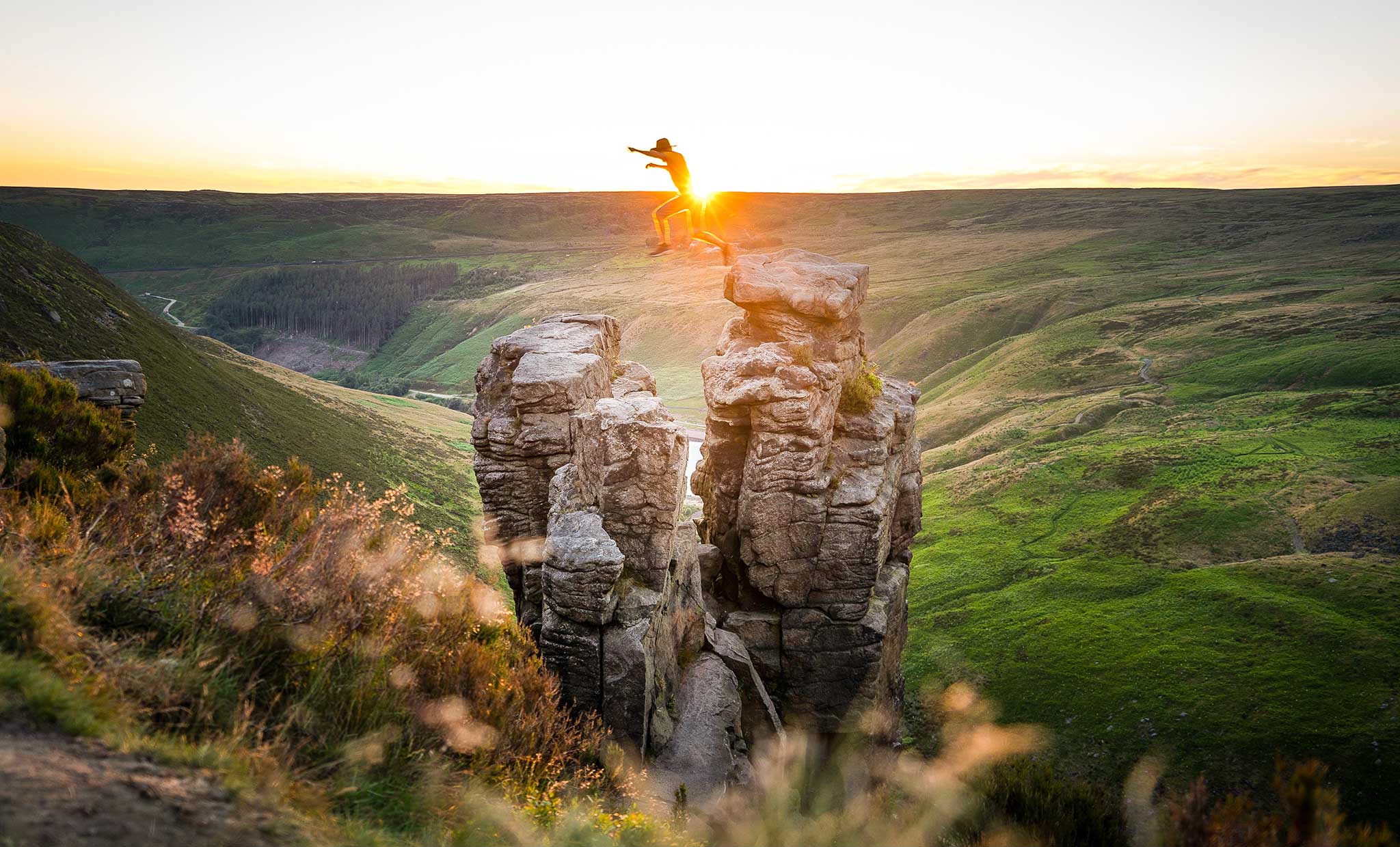 Trinnacle trail hike at Dovestones on the edge of the Peak District National Park