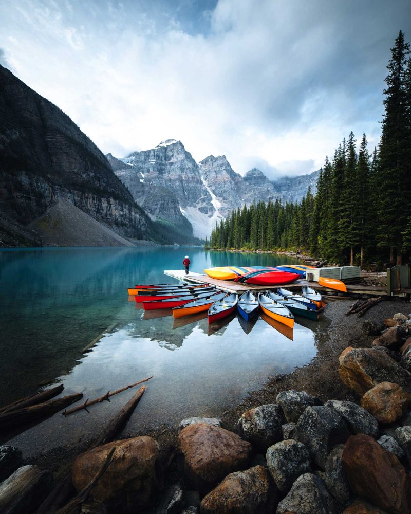 lake-moraine-canada-background